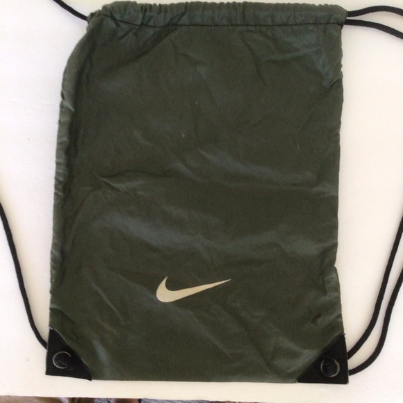 NIKE NYLON ARMY GREEN GYM SACK BACKPACK - Picture 5 of 9